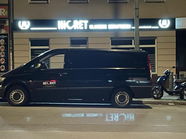 Hermannstr. 18’deki dükkânımız, akşam
